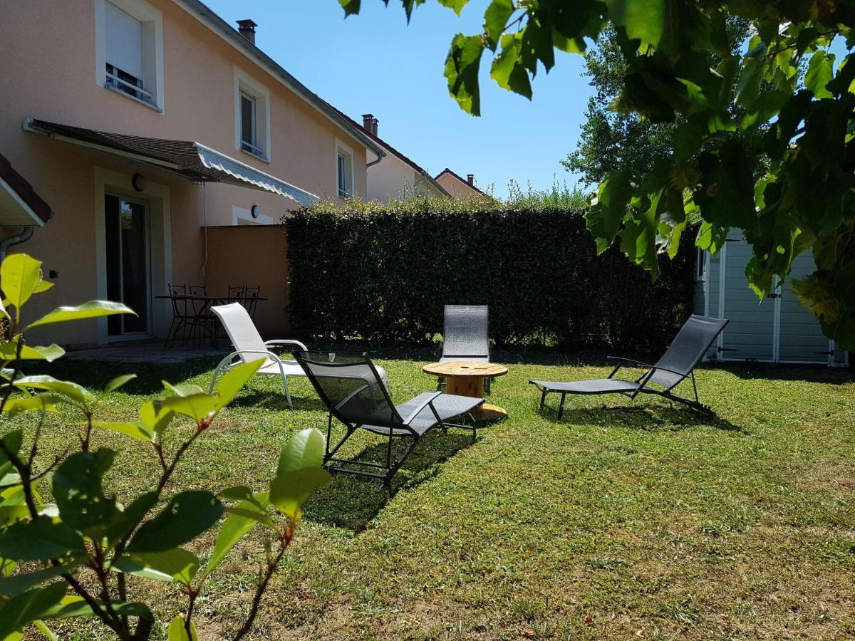 Appartement T3 A Belley Au Calme Avec Jardin Privatif Exterior photo