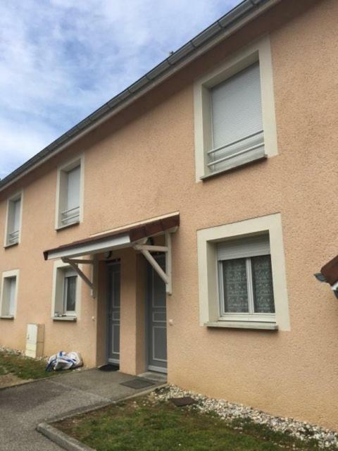 Appartement T3 A Belley Au Calme Avec Jardin Privatif Exterior photo