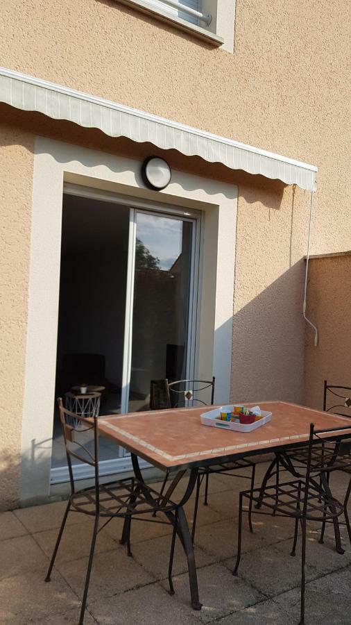 Appartement T3 A Belley Au Calme Avec Jardin Privatif Exterior photo